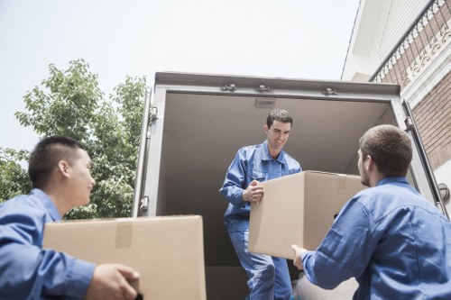 Packing and loading support for household removals in Fulham